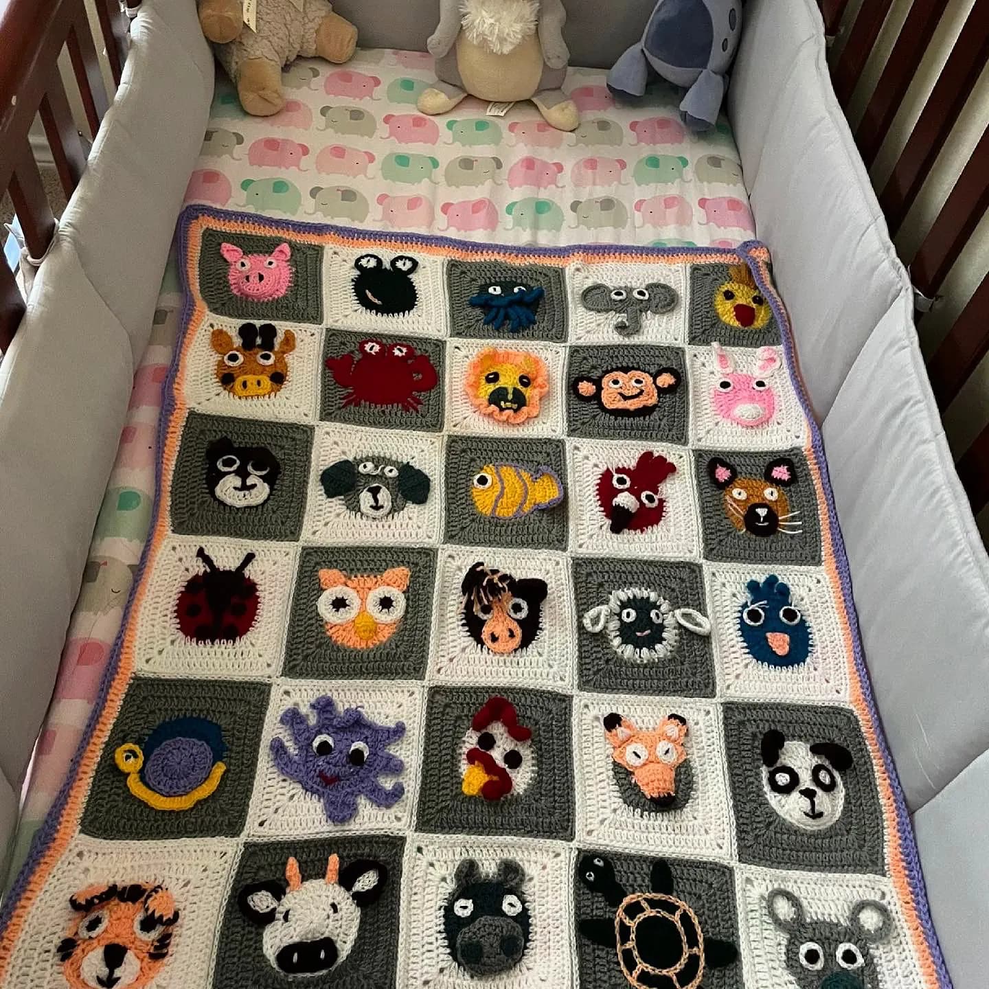 Neutral crochet baby blanket