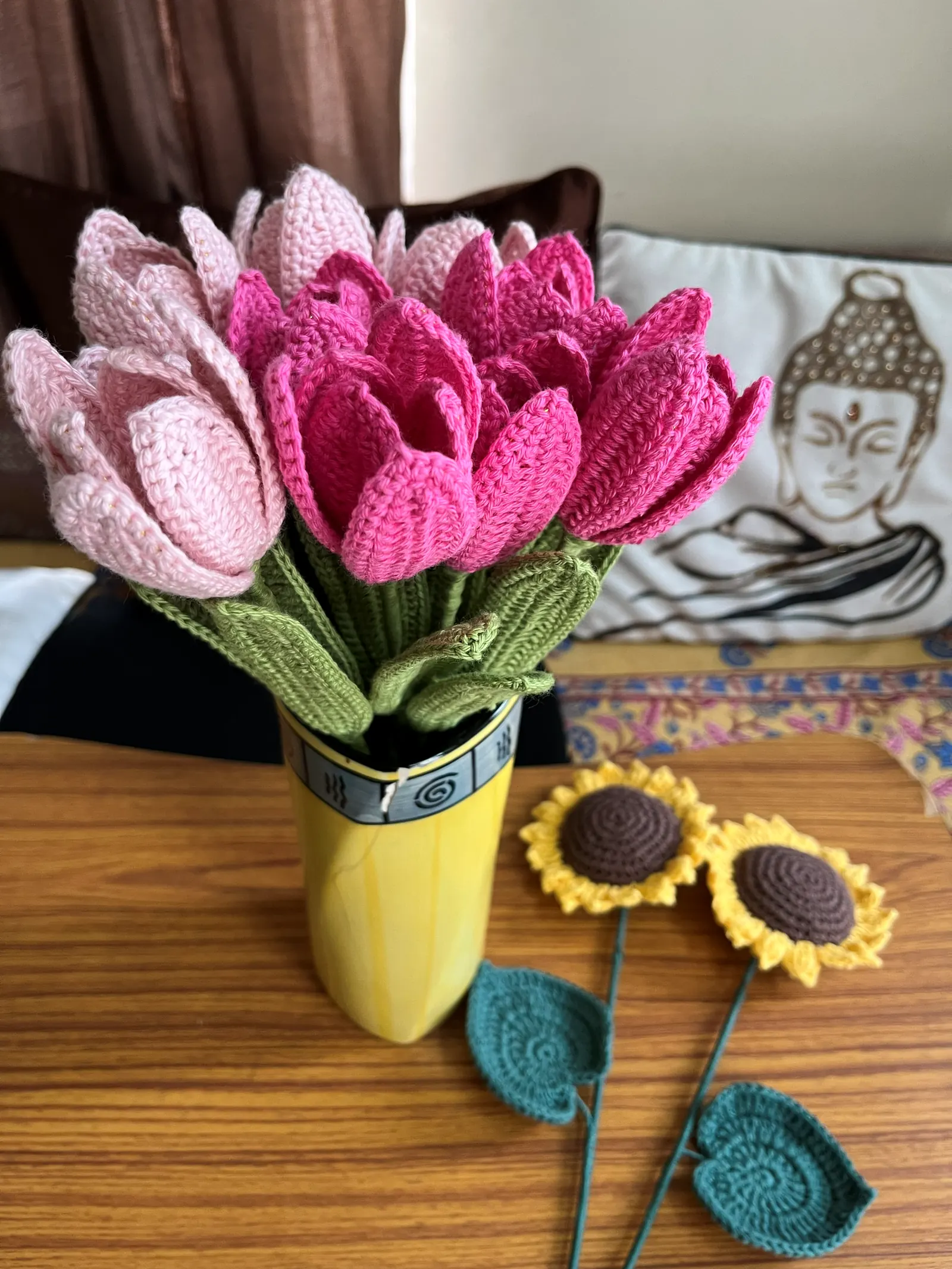 Warm-toned crochet bouquet