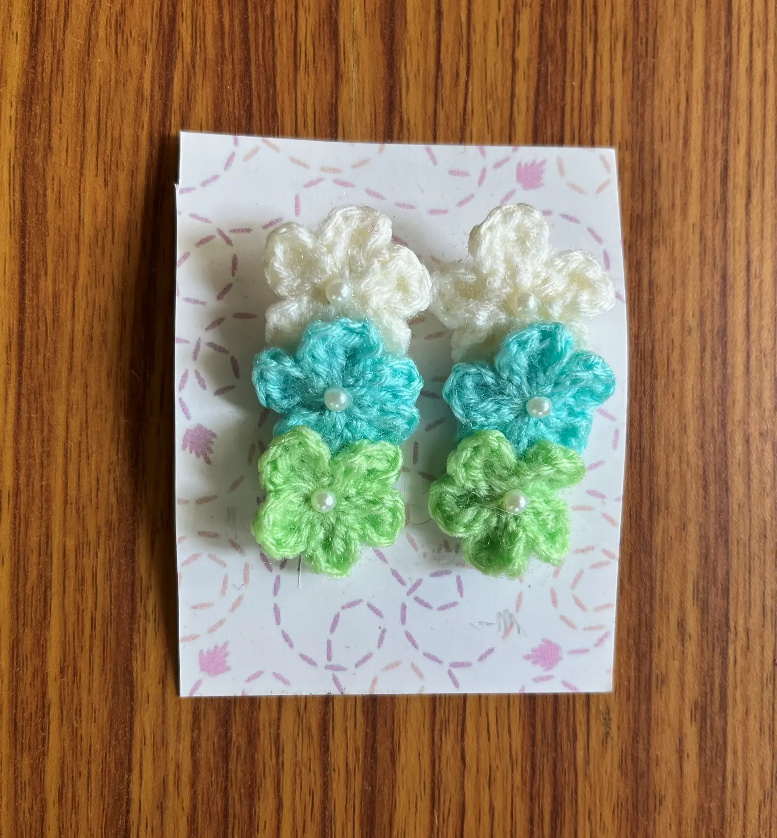 Crochet flower hair accessories in bright colors