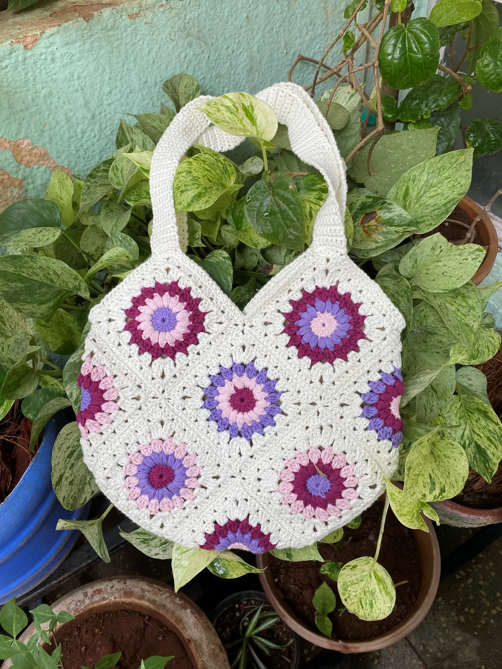 Crochet mobile pouch in twilight shades